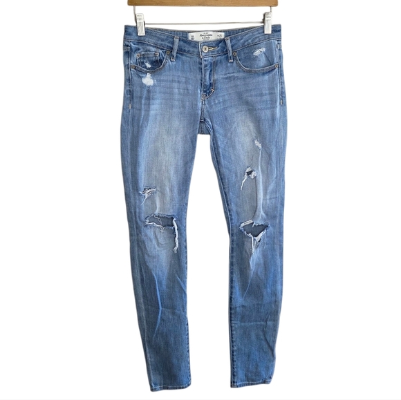 Abercrombie & Fitch | Light Wash Distressed Skinny Jeans Low Rise Size 0R or 25 - Picture 1 of 6